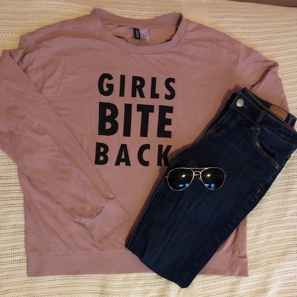 H&M Tops - H&M Graphic Sweatshirt